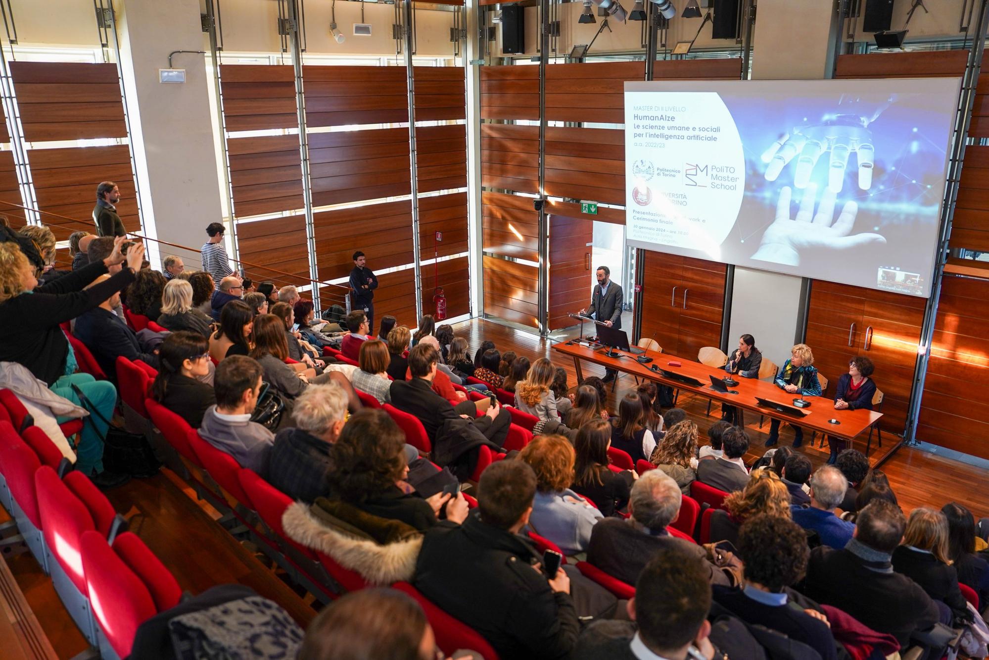 Master HumanAIze : TELT intervient dans une formation qui réunit Sciences humaines et IA
