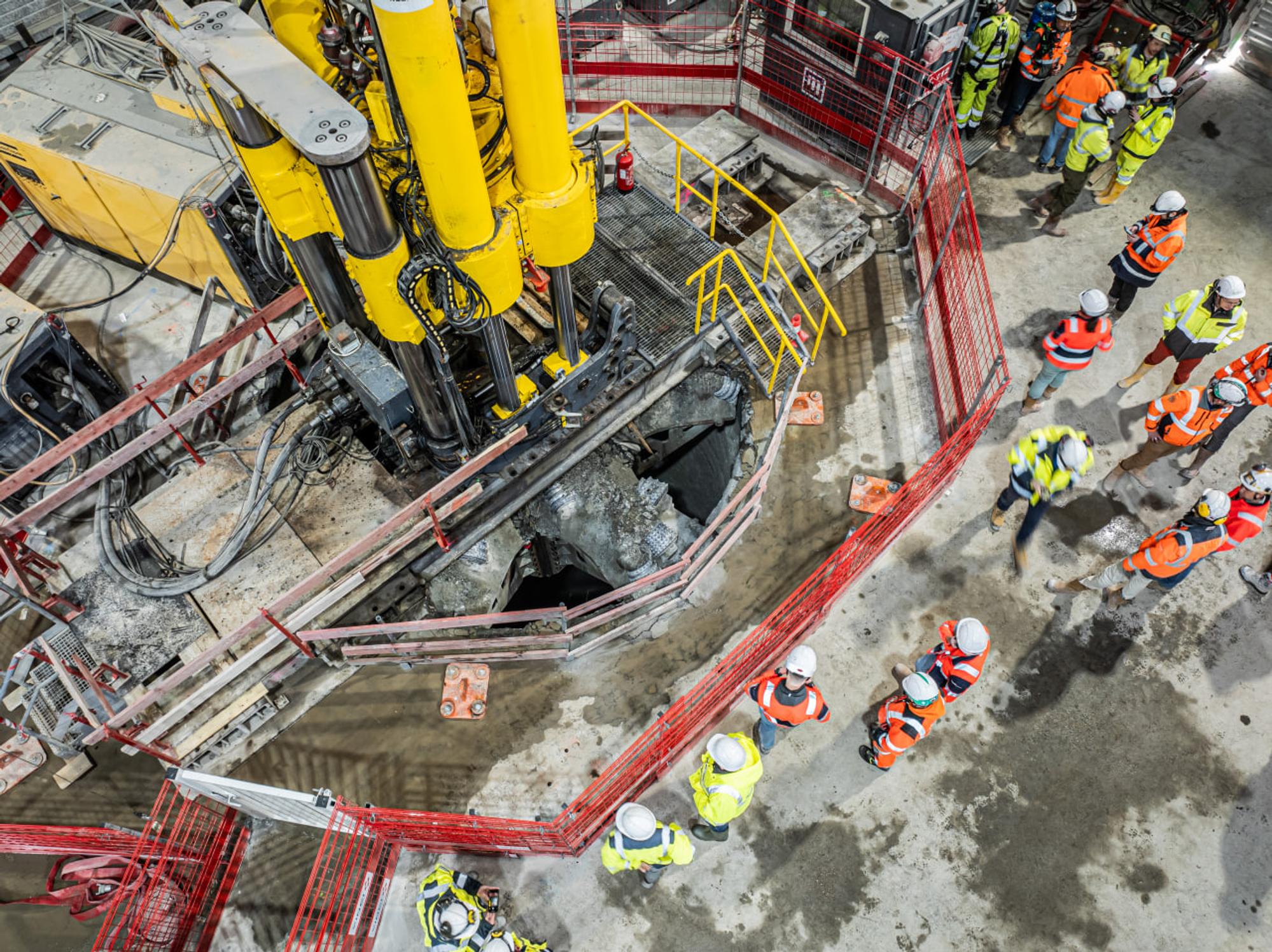 Le tunnel de base atteint un front de roche dure