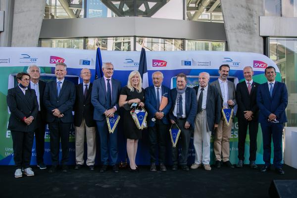 Les entreprises signent les 3 milliards de contrats pour le creusement du tunnel de base