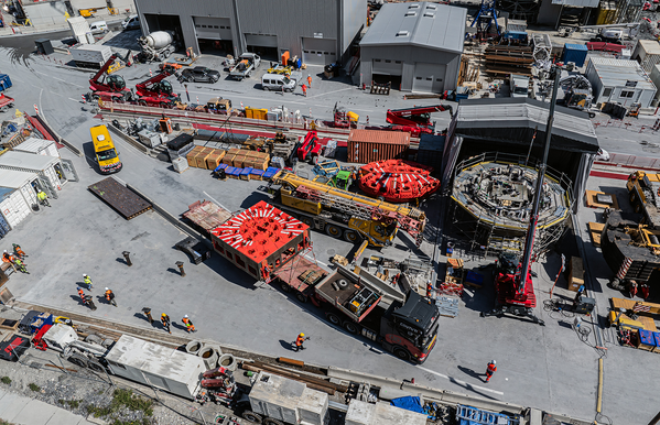 La tête du tunnelier est arrivée sur le chantier