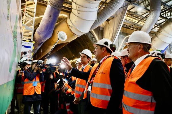 Le Premier ministre Gabriel Attal sur le chantier !