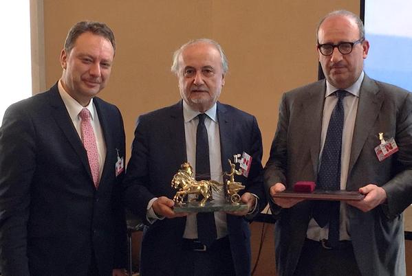 Virano reçoit le Golden Chariot Award