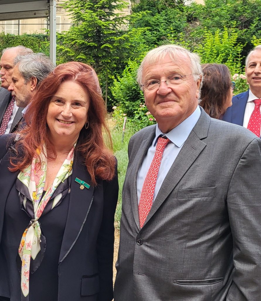 L'ambassadrice d'Italie en France Emanuela D'Alessandro et le président de TELT Daniel Bursaux.
